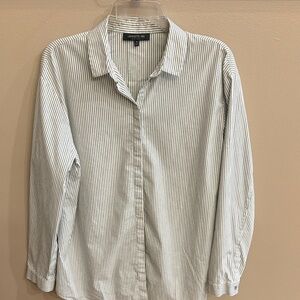 Lafayette 148 NY  women’s Striped Button up Shirt White Gray stretch cotton Med